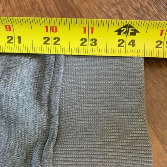 Under Armour Pullover - Picture 9 of 14